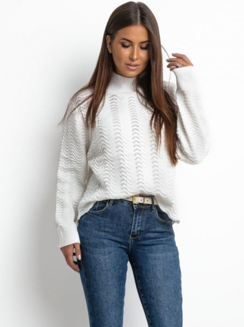 Ażurowy sweterek biały