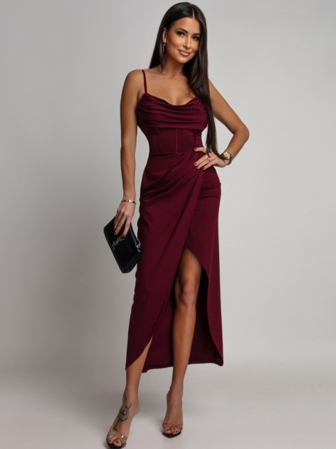 Sukienka z gorsetem bordo